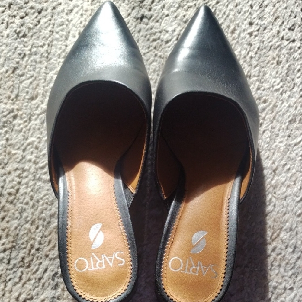 Women's SARTO Black Pointed Toe Leather Mules  By Franco Sarto